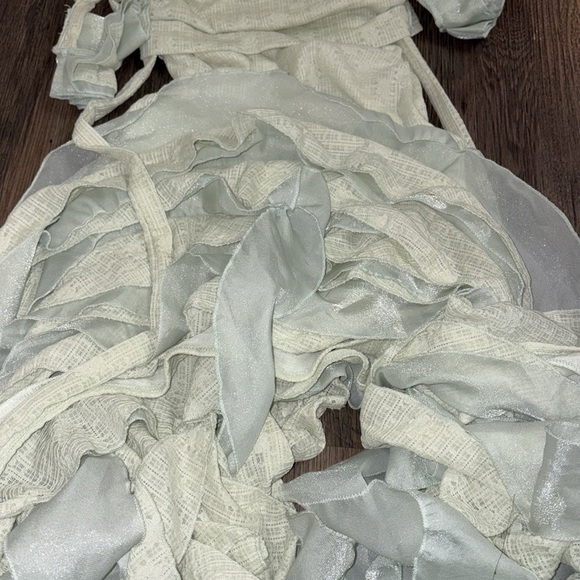 Off-Shoulder Ruffled Dress - Picture 6 of 6